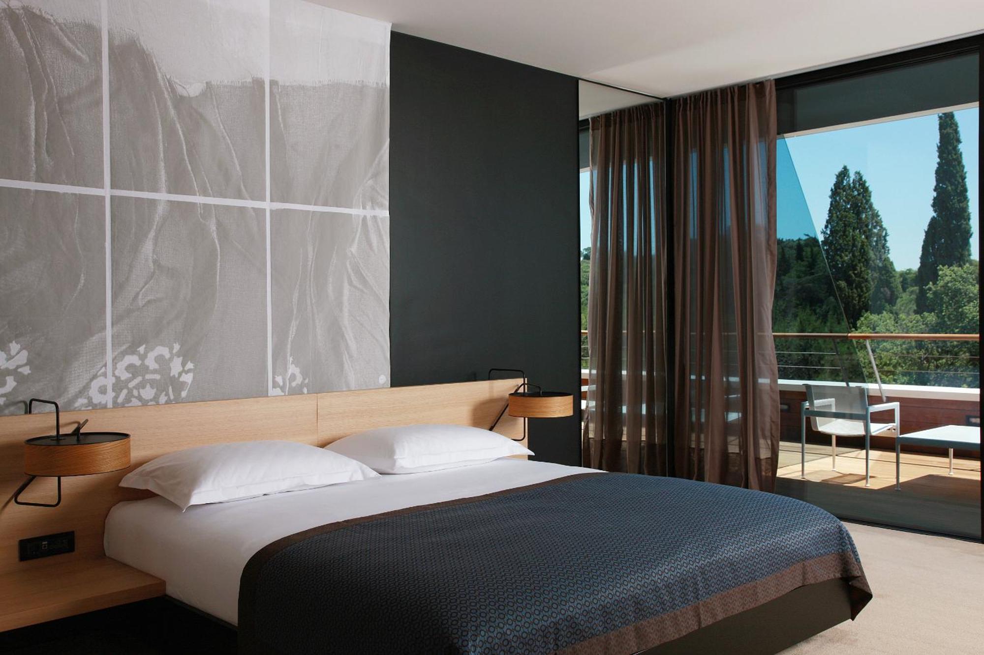 Lone By Maistra Collection Hotel