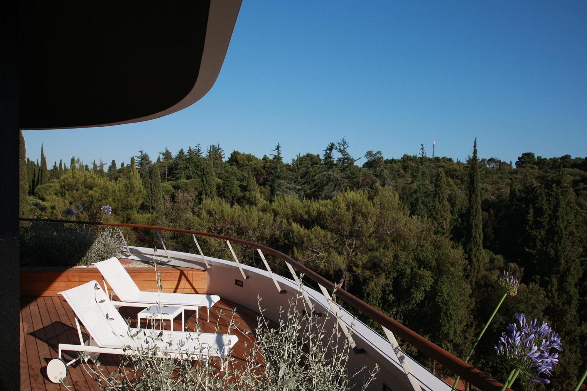 Lone By Maistra Collection Hotel